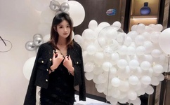 宝宝才三根手指就湿成这样了啊